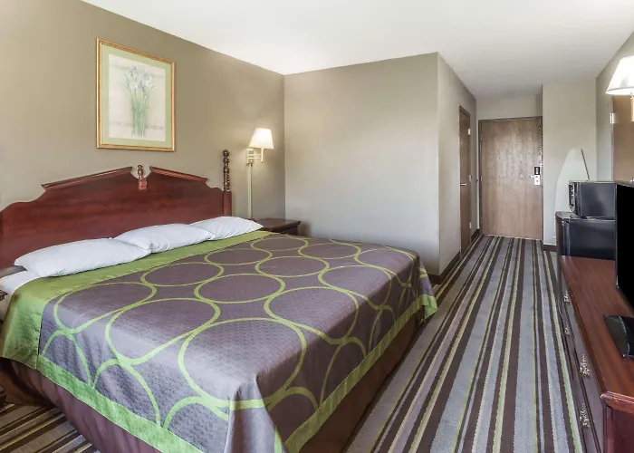 Super 8 By Wyndham Yorkville